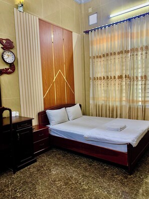 Basic Double Room Single Use | Desk, free WiFi