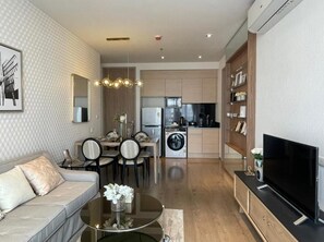 Standard Apartment, 2 Bedrooms, City View | Living area - Hampton Residence Next To Emporium (Bangkok)