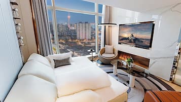 Explorer Deluxe Family Duplex Suite - 1-Bedroom & Sofa Bed (2 Restrooms, Washer/Dryer, Taikoo Li Vie | In-room safe, blackout drapes, soundproofing, iron/ironing board