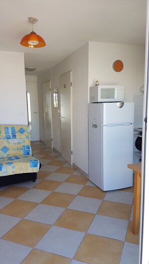 Interior - Appart. Air conditioning, beach access, 6 people, terrace, private parking CAP D'AGDE Rochelongue (Cap d'Agde)