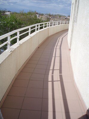 Unclassified image, 4 of 21, button - Appart. Air conditioning, beach access, 6 people, terrace, private parking CAP D'AGDE Rochelongue (Cap d'Agde)