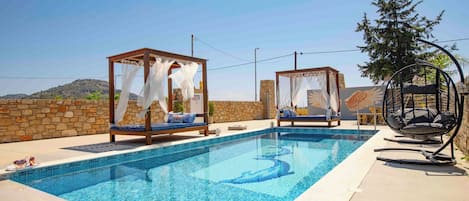 Piscine extérieure
