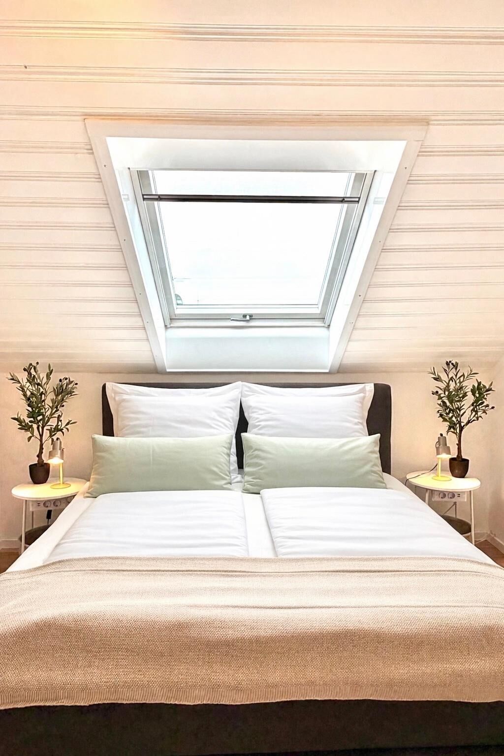 書桌、熨斗/熨衫板、免費 Wi-Fi、床單