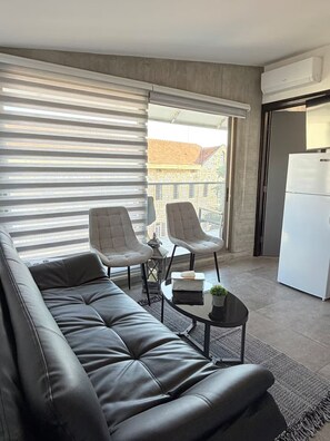 Luokittelematon kuva, 3 kautta 20, painike