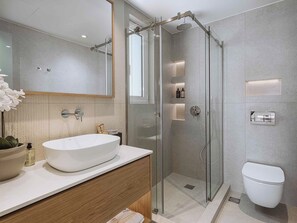 Shower, hair dryer, towels - Chania Mocenigo Luxury Room I - Seaview,15m to sea (Chania)