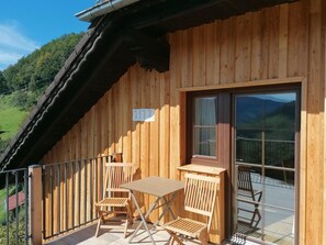 Unclassified image, 5 of 18, button - defaultName (Großraming)