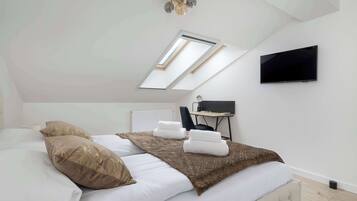 2 bedrooms, desk, iron/ironing board, travel cot