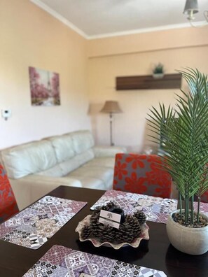 Interior - Angellinas Apartment (Daratsos)