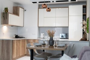 Appartement, balkon | Privékeuken