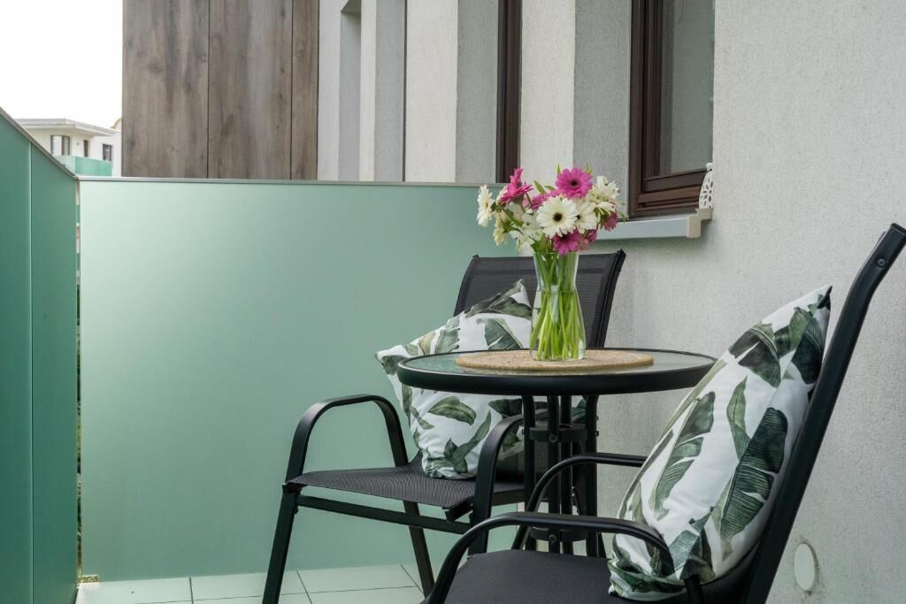 Apartment, Balcony | Outdoor dining