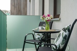 Apartment, Balcony | Outdoor dining - Malila Premium Apartments Cystersów 20D (Kraków)