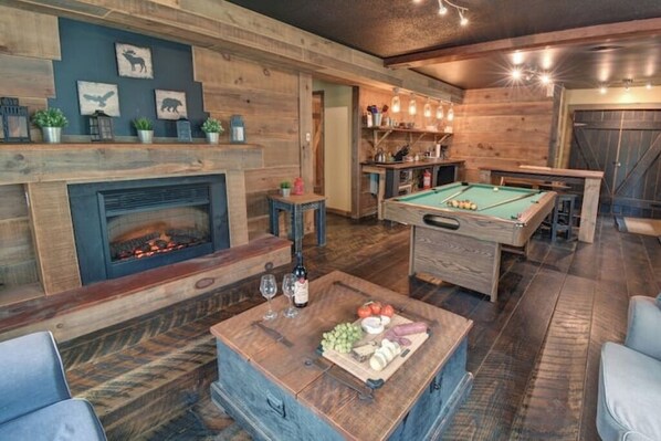 Unclassified image, 1 of 26, button - Lake Front Loft 4 | Private Lake, Hot Tub & Pool Table Retreat (Sleeps 4) (Cantley)