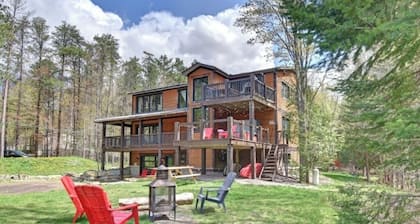 Lake Front Loft 4 | Private Lake, Hot Tub & Pool Table Retreat (Sleeps 4)