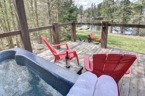Terrace/patio - Lake Front Loft 4 | Private Lake, Hot Tub & Pool Table Retreat (Sleeps 4) (Cantley)