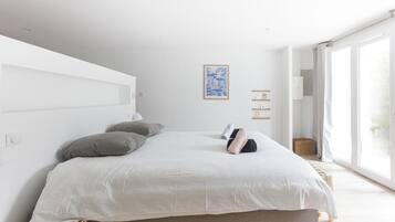 5 bedrooms, iron/ironing board, travel cot, free WiFi