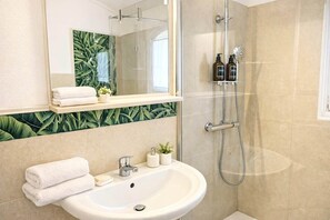 Shower, hair dryer, bidet - Comfortable apartment near Stintino (Stintino)