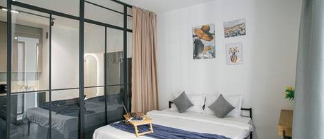 2 bedrooms, iron/ironing board, WiFi, bed sheets