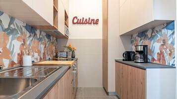 Kühlschrank, Mikrowelle, Geschirrspüler