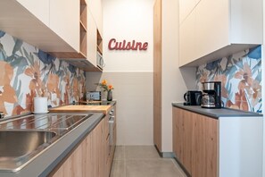 Fridge, microwave, dishwasher - Elegant apartment with private garden (Florence)