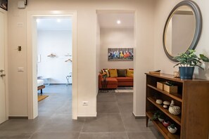 Interior - Elegant apartment with private garden (Florence)
