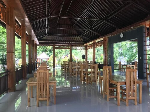 Pohon Purba Resort & Restaurant