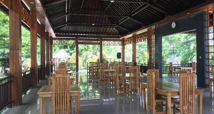 Pohon Purba Resort & Restaurant