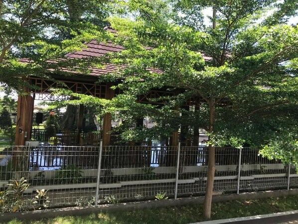 Tvåbäddsrum - balkong - utsikt mot innergården