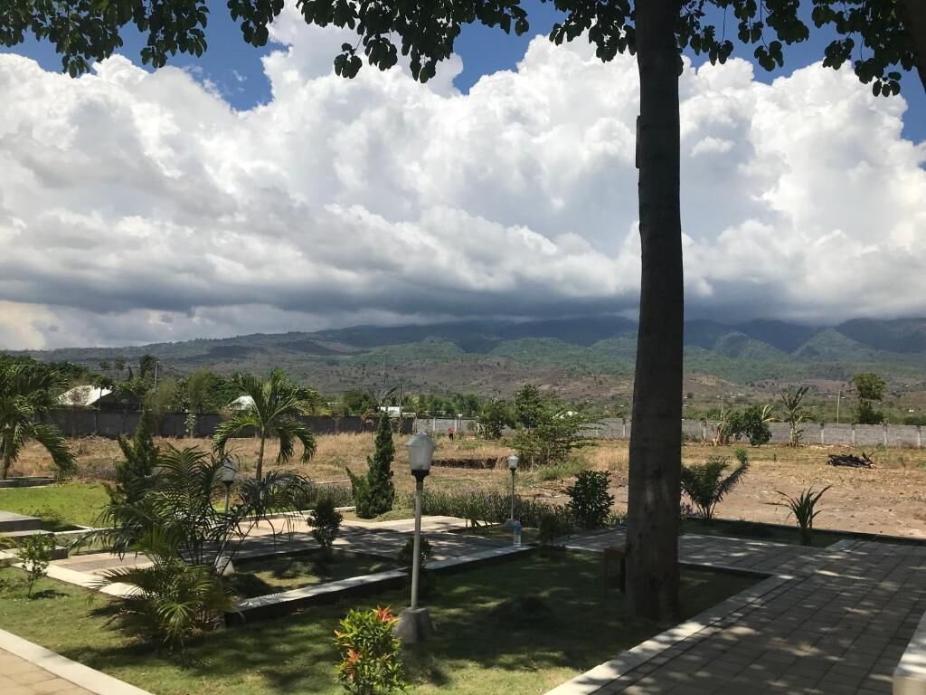 Dobbeltrom, balkong, bakgårdsutsikt