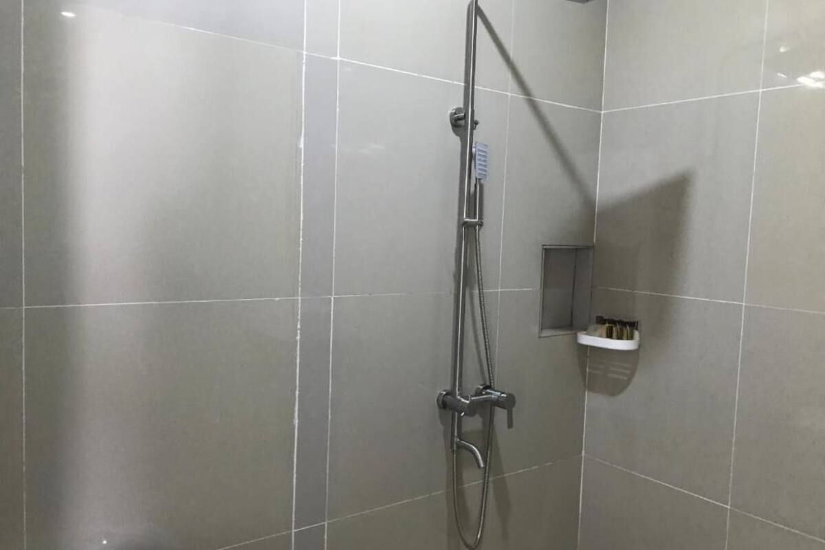 Doppelzimmer, Balkon, Blick auf den Innenhof | Badezimmer