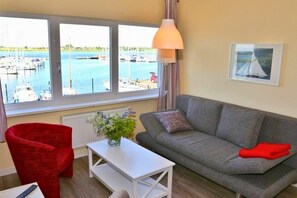 Smart TV - Ferienwohnung Am Yachthafen mit Balkon (Fehmarn OT Burgtiefe-Südstrand)