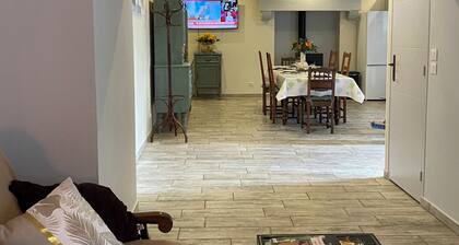 *** Clos dâĂden rĂ©novĂ©e en 2026 entre St-Malo et Rennes dans un hameau paisible