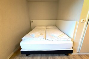 1 bedroom, desk, free WiFi