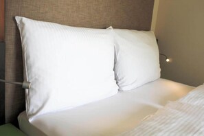 1 bedroom, desk, free WiFi - Bendorf Hotel by Belvilla Double Room (Bendorf)