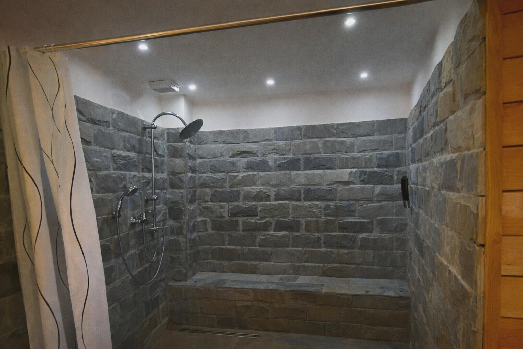 シャワー、ヘアドライヤー