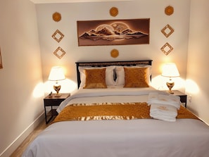 2 bedrooms, desk, WiFi, bed sheets