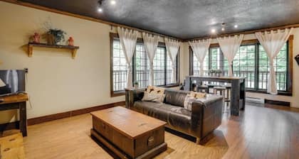 Lakefront Loft 3,Retreat | Fireplace, Hot Tub & Paddleboards | Sleeps 4