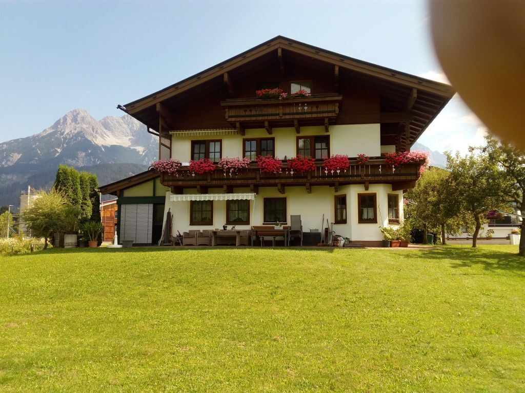 Löcker, Haus