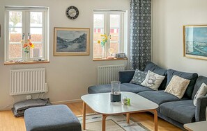 TV - 3 bedroom beautiful home in Simrishamn (Simrishamn)