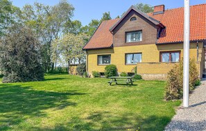 Exterior - 4 bedroom beautiful home in Glemmingebro (Glemmingebro)