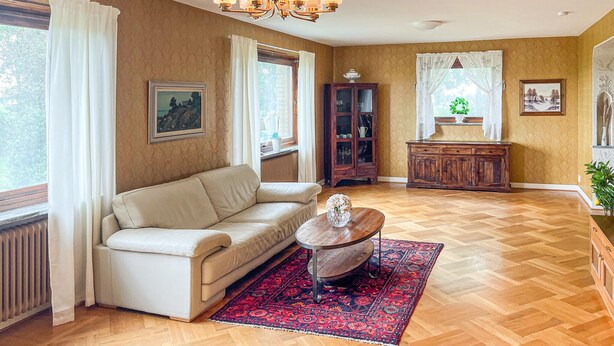 TV - 4 bedroom beautiful home in Glemmingebro (Glemmingebro)