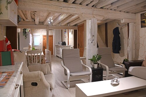 Holiday Home 'La Casa de los Abuelos' with Mountain Views, Wi-Fi & Air Conditioning