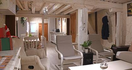 Holiday Home 'La Casa de los Abuelos' with Mountain Views, Wi-Fi & Air Conditioning