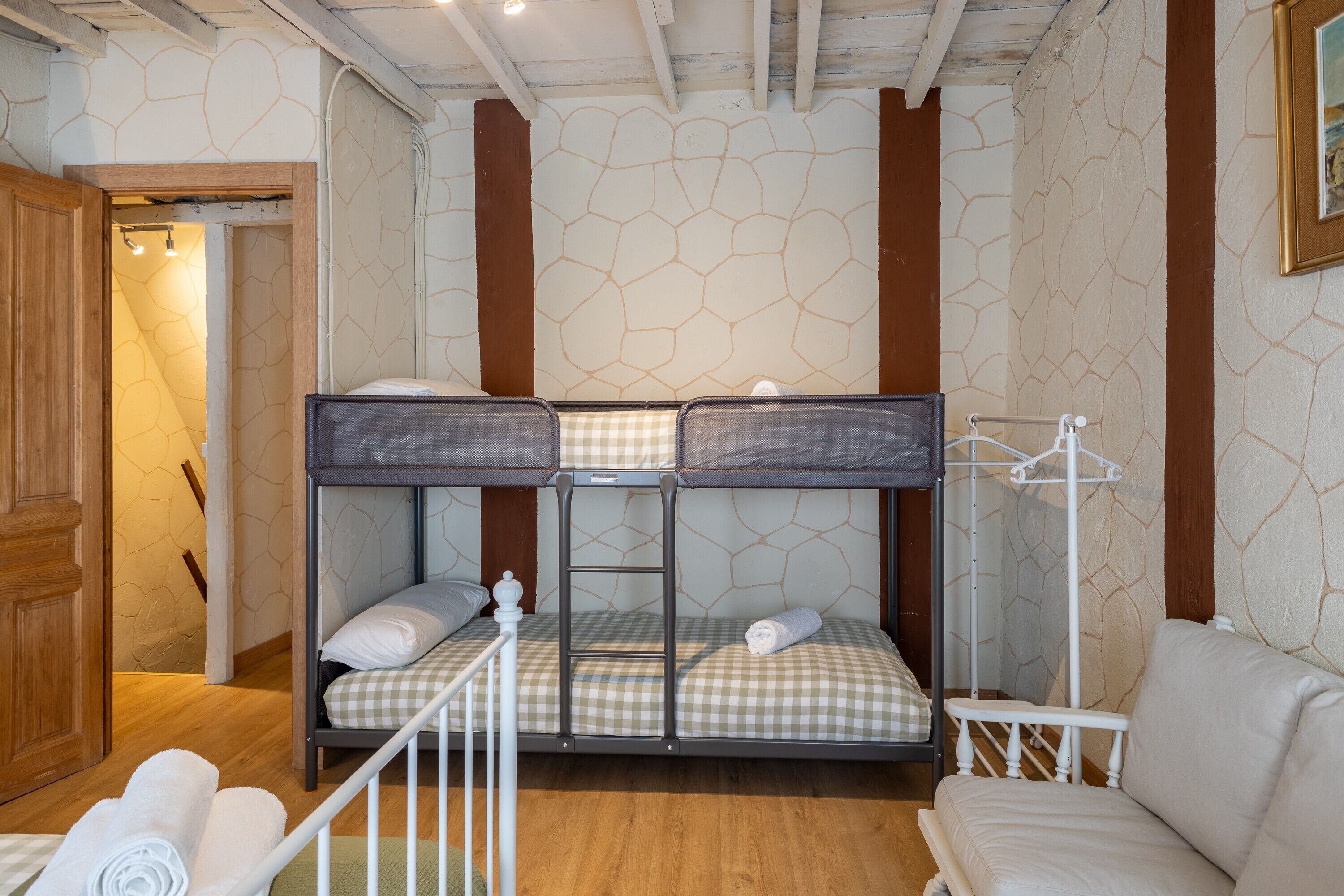 4 Schlafzimmer, Bügeleisen/Bügelbrett, WLAN, Bettwäsche