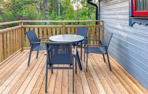 Outdoor dining - Lovely home in Vislanda with WiFi (Vislanda)