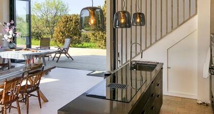 Amazing home in Klintehamn with ethernet internet