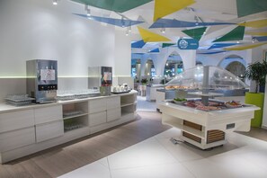 Free daily buffet breakfast - Tourist Resort Slovenska Plaža (Budva)