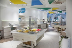 Ókeypis morgunverðarhlaðborð daglega