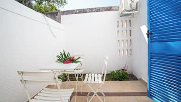 Premium-Doppel- oder -Zweibettzimmer, 1 Queen-Bett und Schlafsofa, Balkon | Balkon