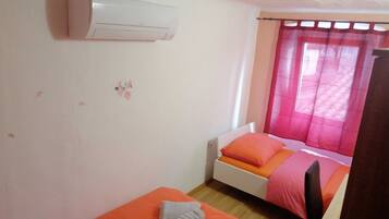 Tomannsrom | Skrivebord, wi-fi (inkludert) og sengetøy