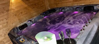 Cosy house with swimming pool and cosy double with
